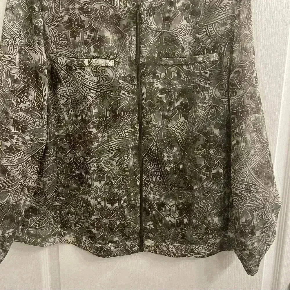 Chico’s Full Zip Blouse - Picture 3 of 6